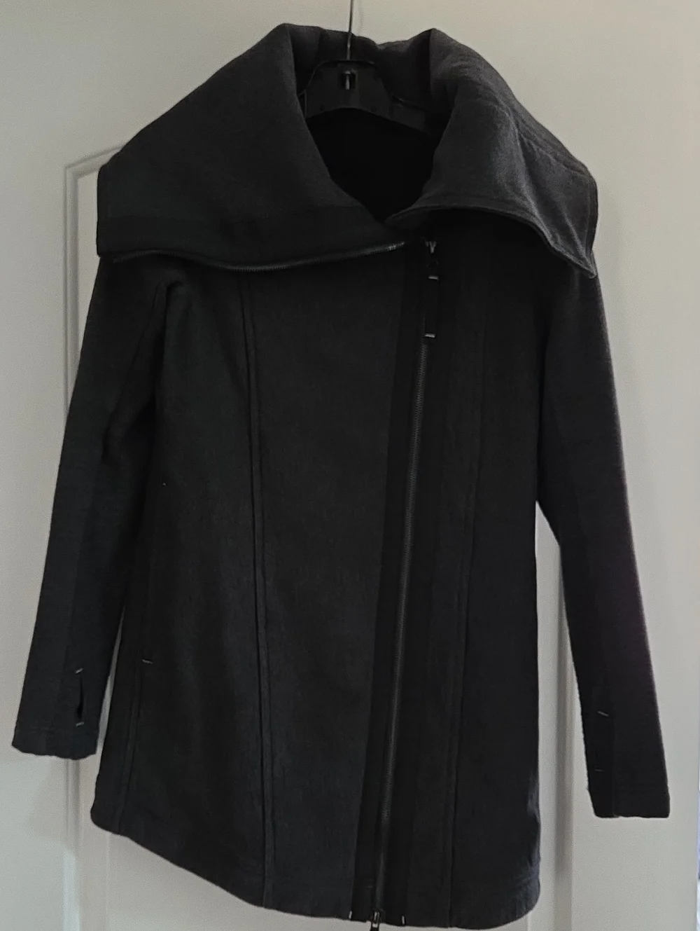 Lululemon Funnel Neck Stand Up Collar Asymmetrical Zip Gray Jacket Size 4